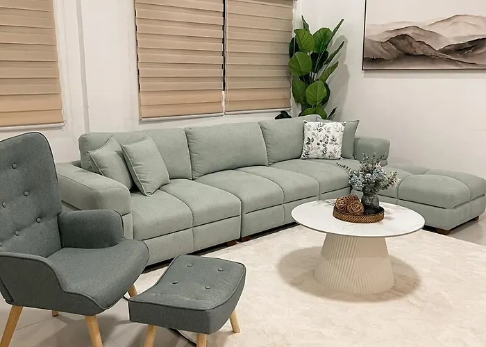 Elegant Family Staycation House - Sleeps Up To 30 Cebu