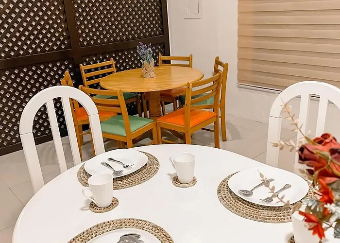 Elegant Family Staycation House - Sleeps Up To 30 *