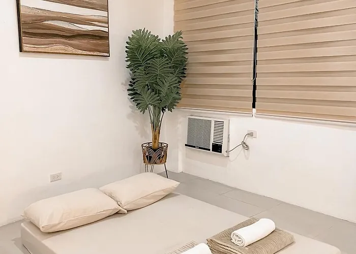 Apartment Elegant Family Staycation House - Sleeps Up To 30 Cebu
