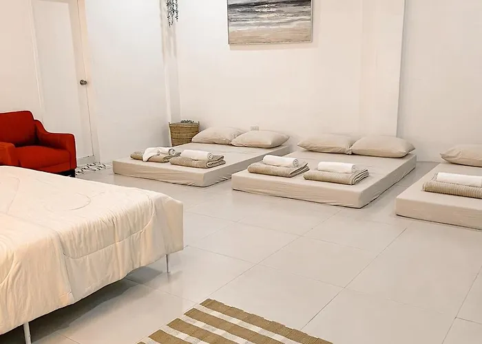 Elegant Family Staycation House - Sleeps Up To 30 Apartment
