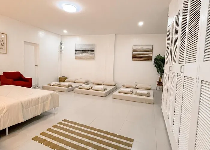 Apartment Elegant Family Staycation House - Sleeps Up To 30 *