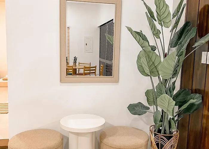 Apartment Elegant Family Staycation House - Sleeps Up To 30