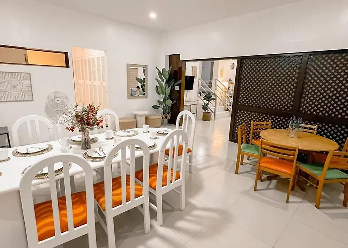 Apartment Elegant Family Staycation House - Sleeps Up To 30 *