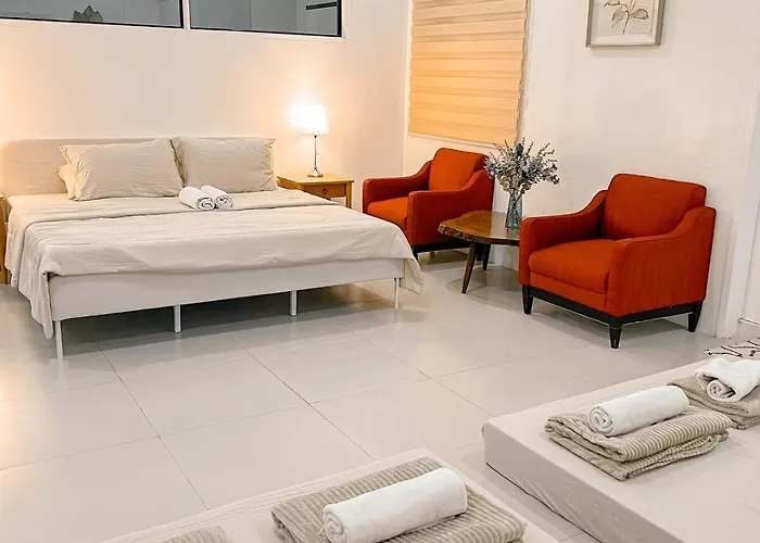 Elegant Family Staycation House - Sleeps Up To 30