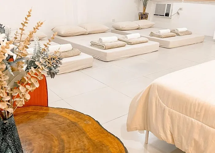 Elegant Family Staycation House - Sleeps Up To 30 *
