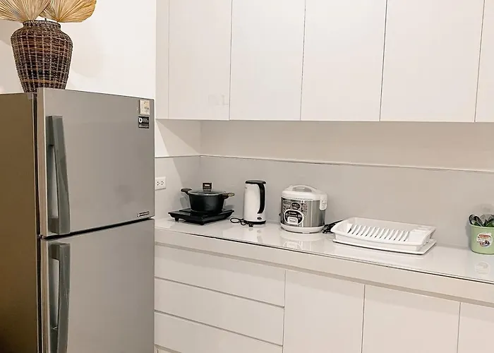 Apartment Elegant Family Staycation House - Sleeps Up To 30